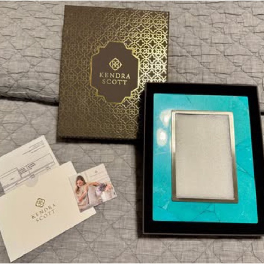 Kendra Scott Custom Stone Frame in Variegated Teal